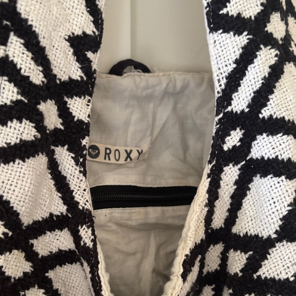 Roxy Black And White Geometric Patterned Women's … - image 3